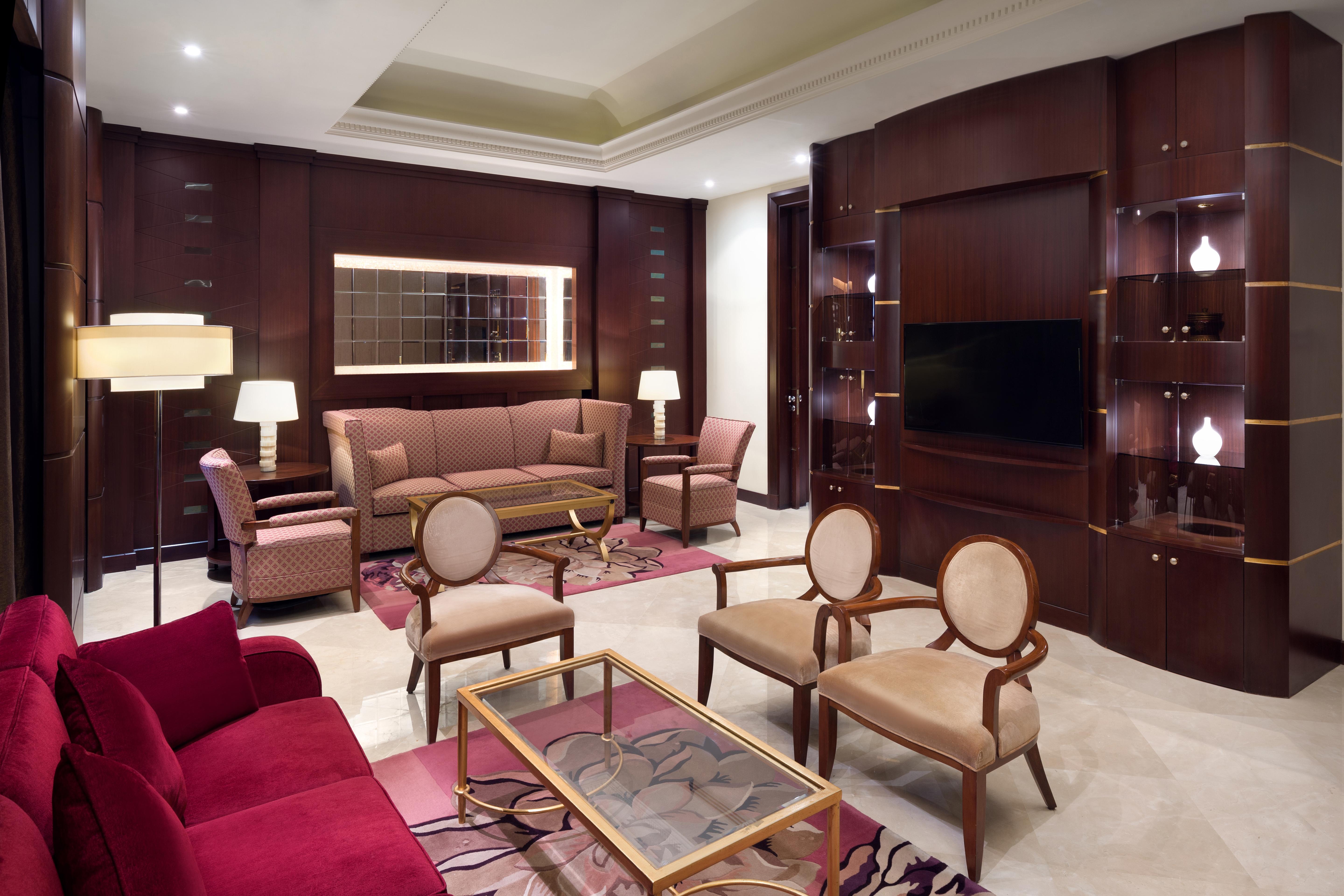 Crowne Plaza Al Khobar By Ihg Hotel Exterior photo A suite at the Emirates Palace