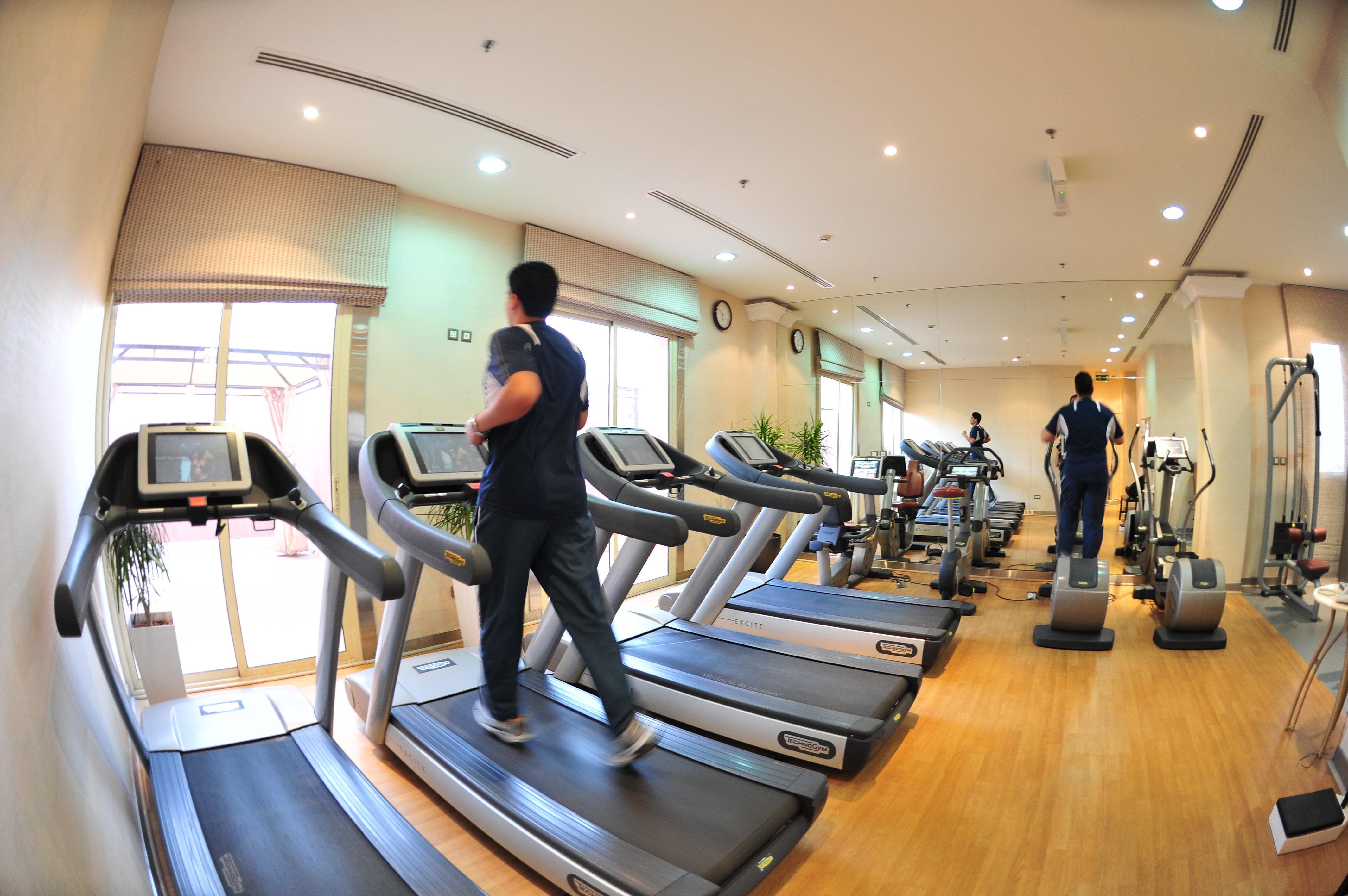 Crowne Plaza Al Khobar By Ihg Hotel Exterior photo A treadmill