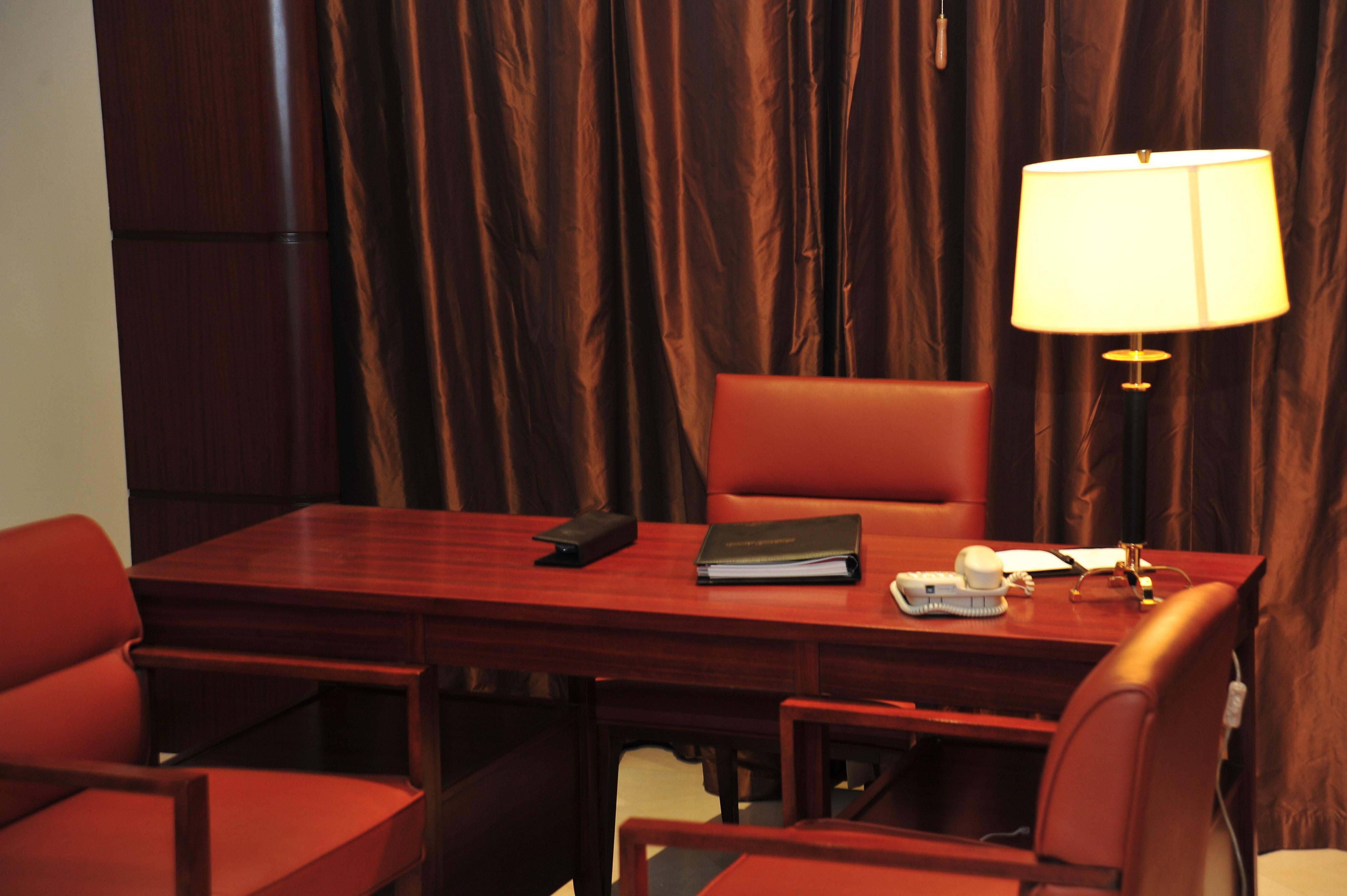 Crowne Plaza Al Khobar By Ihg Hotel Exterior photo A typical office