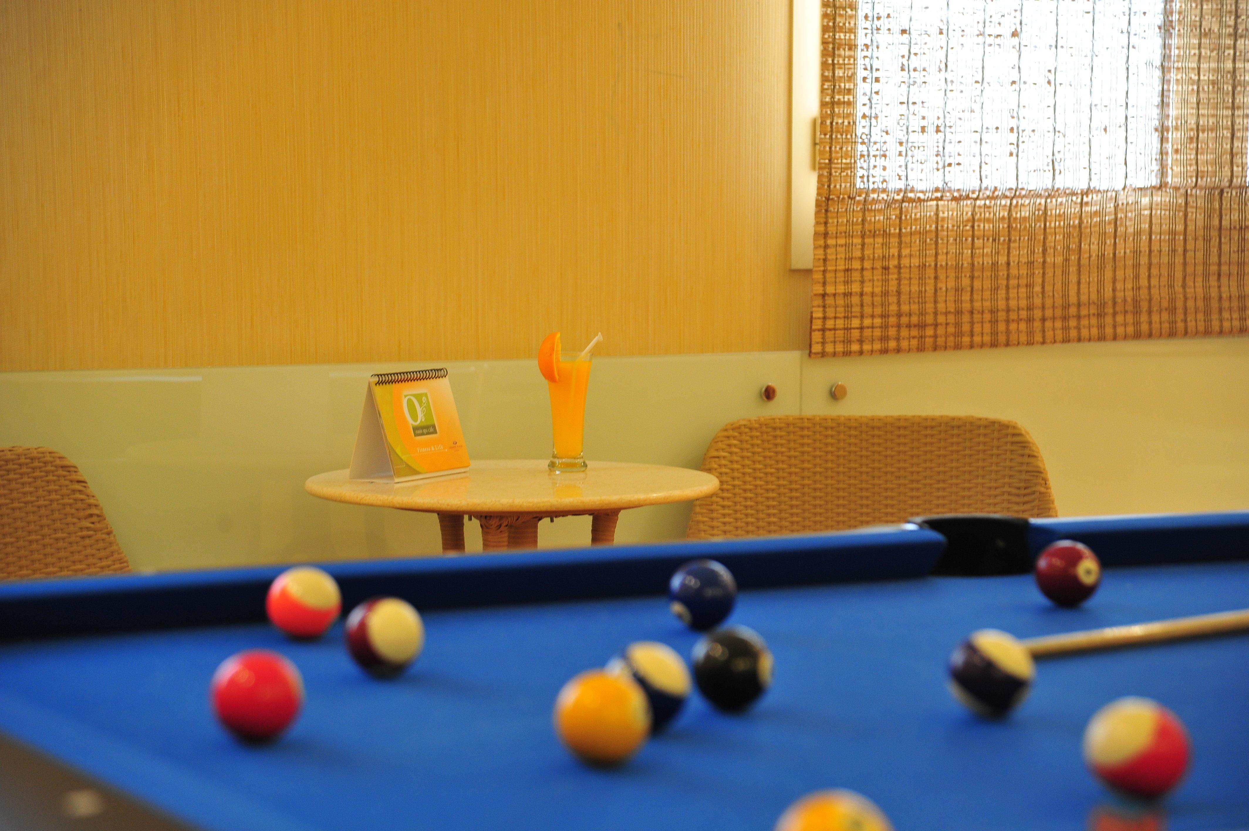 Crowne Plaza Al Khobar By Ihg Hotel Exterior photo Pool table