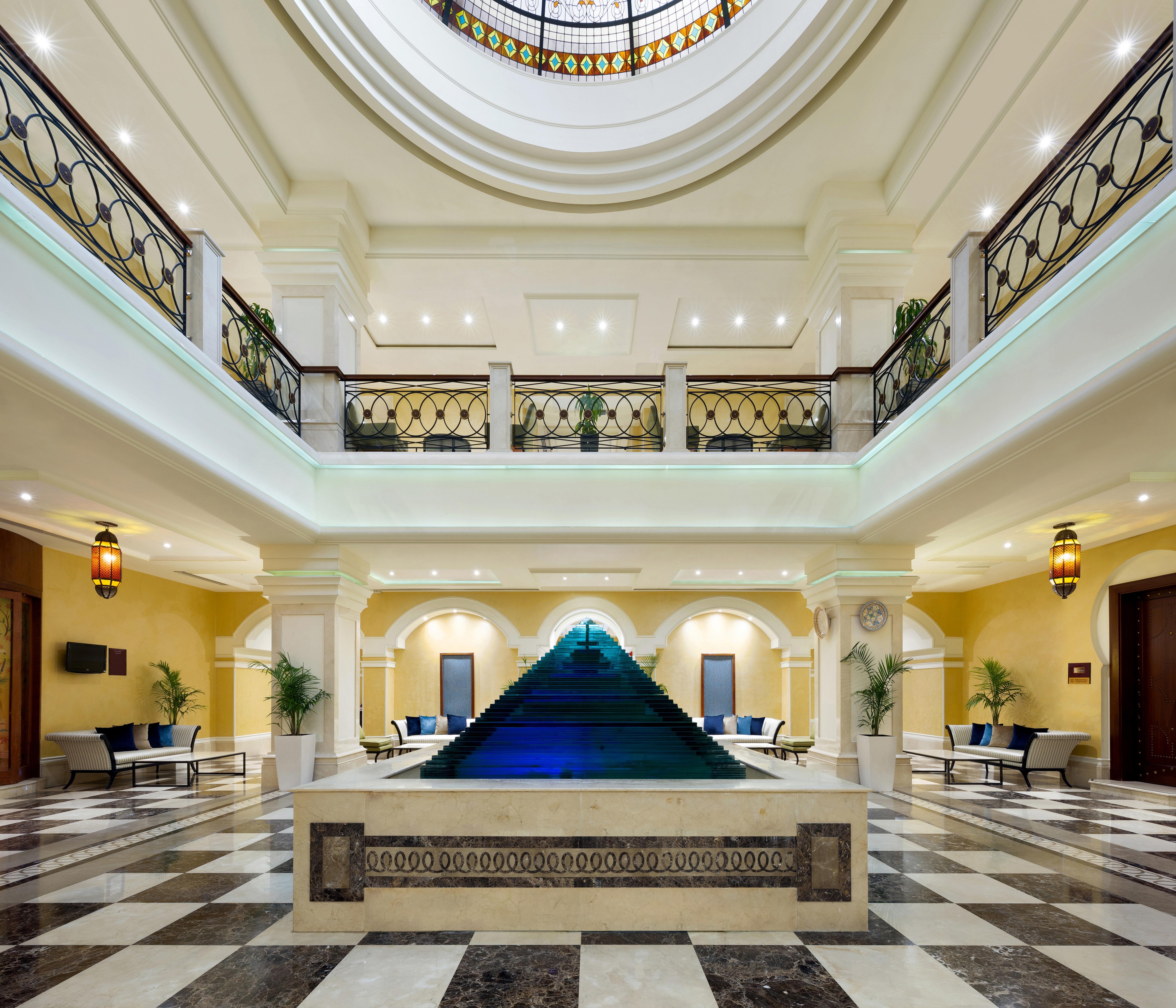 Crowne Plaza Al Khobar By Ihg Hotel Exterior photo The pyramid fountain at the lobby of the hotel