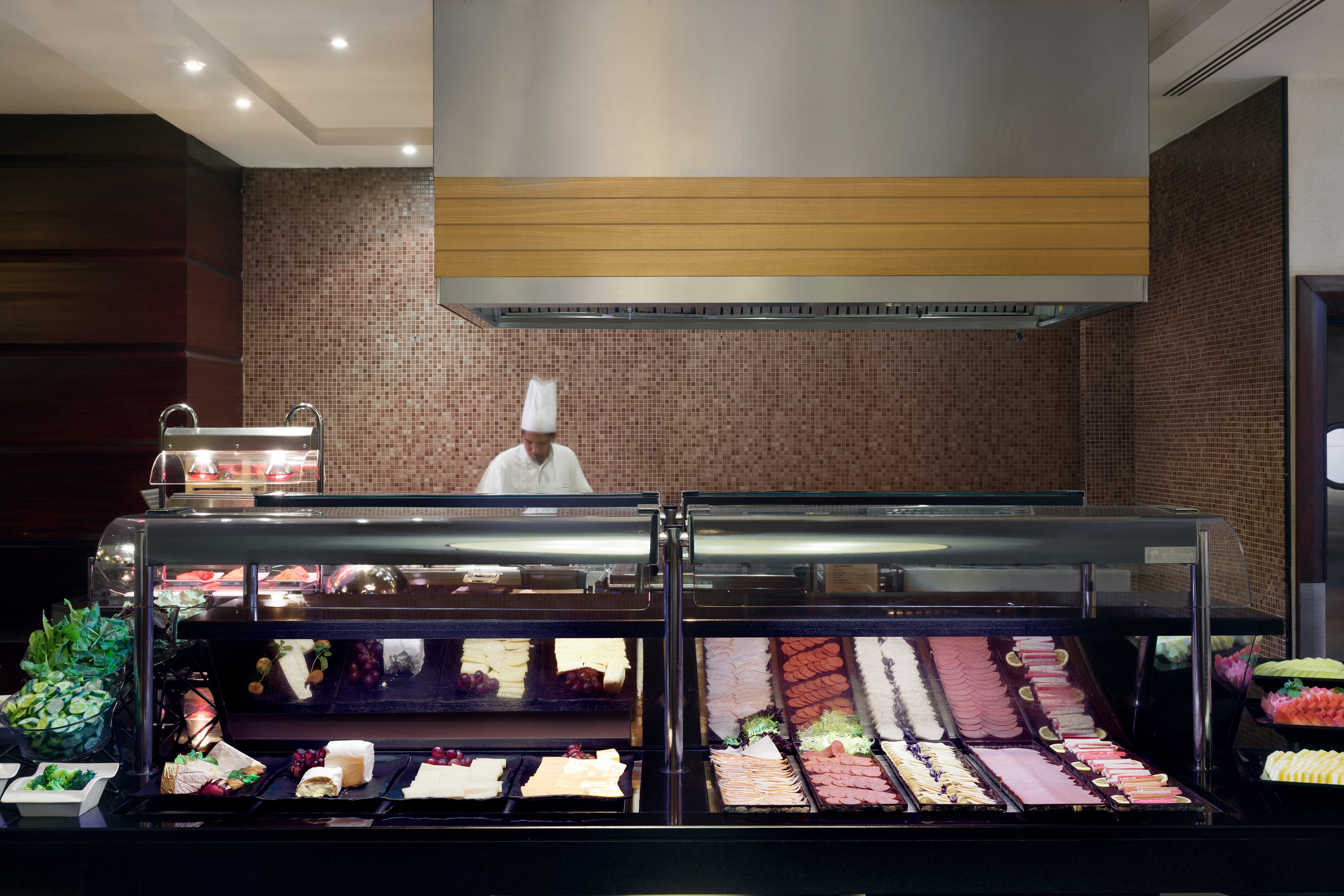 Crowne Plaza Al Khobar By Ihg Hotel Exterior photo A live kitchen