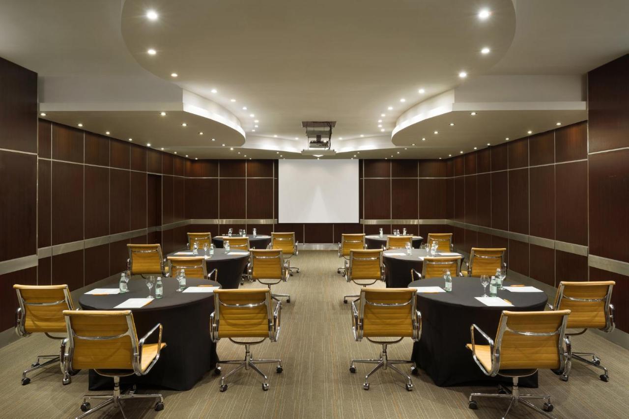 Crowne Plaza Al Khobar By Ihg Hotel Exterior photo Meeting room