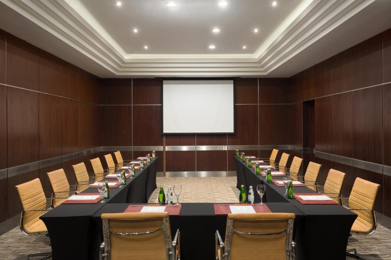 Crowne Plaza Al Khobar By Ihg Hotel Exterior photo Meeting room