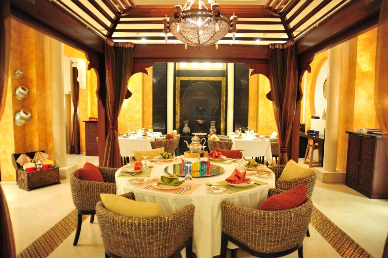 Crowne Plaza Al Khobar By Ihg Hotel Exterior photo A restaurant in the Taj Mahal Palace, Mumbai
