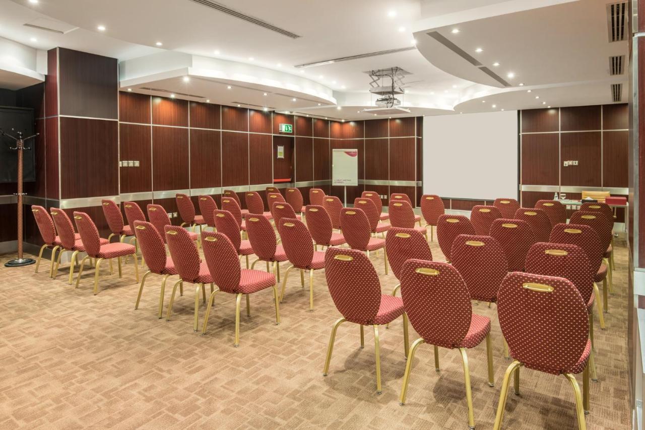 Crowne Plaza Al Khobar By Ihg Hotel Exterior photo Meeting room