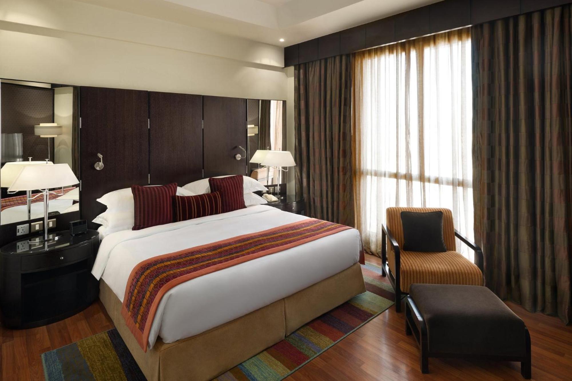 Crowne Plaza Al Khobar By Ihg Hotel Exterior photo A bedroom at the Taj Bengal