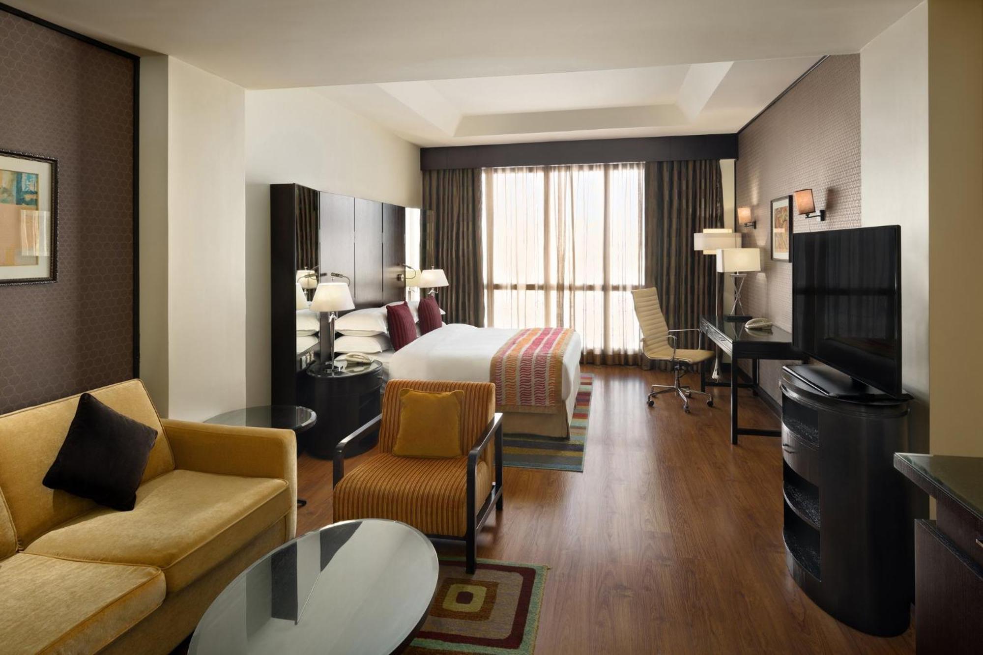 Crowne Plaza Al Khobar By Ihg Hotel Exterior photo