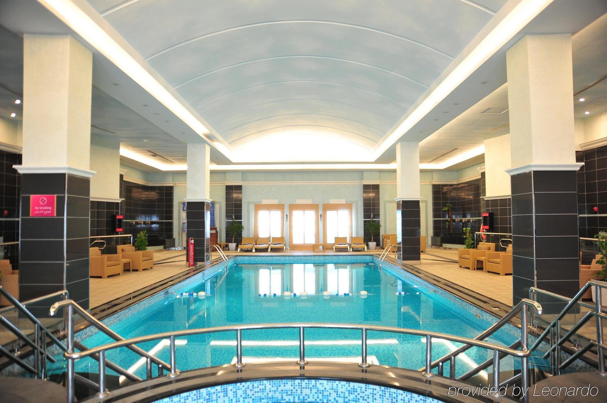 Crowne Plaza Al Khobar By Ihg Hotel Exterior photo The pool at the hotel